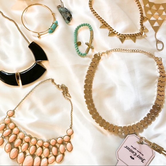 Peach & Gold Bib Statement Necklace (BOGO FREE) - Picture 2 of 2